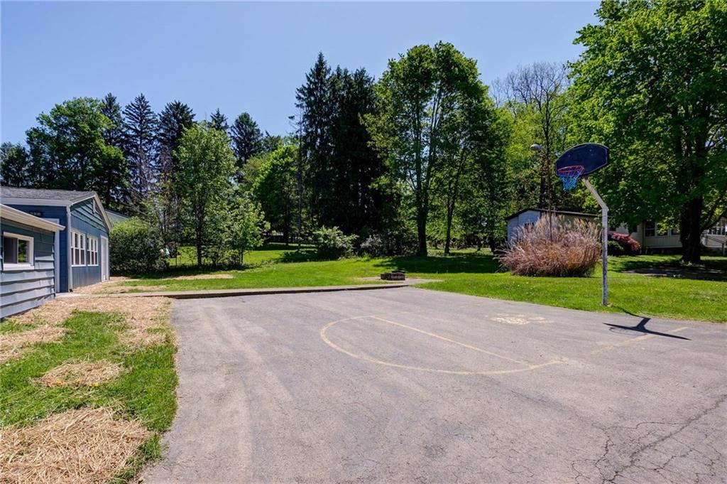 954 Old Princeton Road New Castle, PA 16101 - Photo 24 of 24 a view of a volley ball court