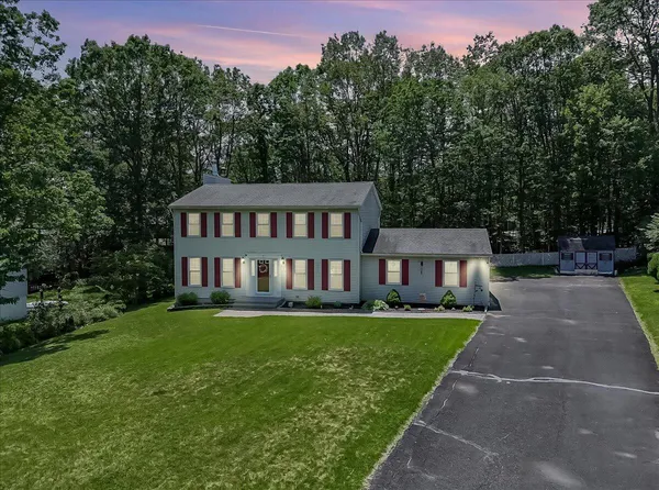 $389,900 | 9 Cobblewood Drive, Mount Pocono, PA 18344