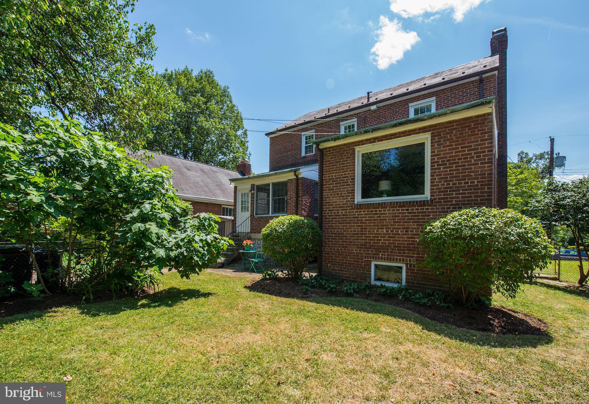 1415 Roxanna Road Northwest Washington, DC 20012 - Photo 27 of 30 Exterior (Rear)