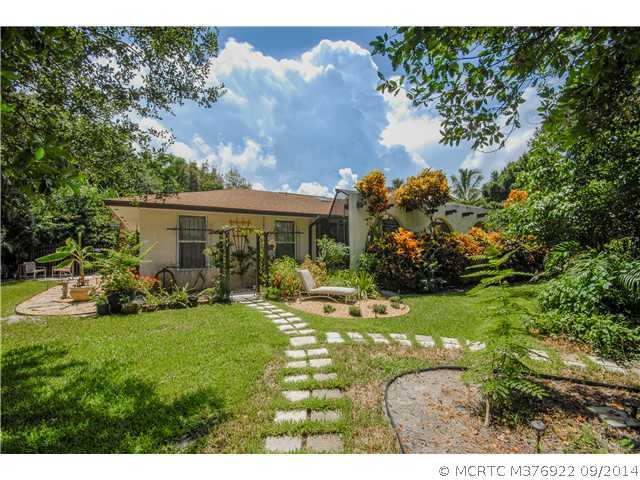 19 Ridgeview Road North Stuart, FL 34996 - Photo 21 of 25 Yard/Garden.