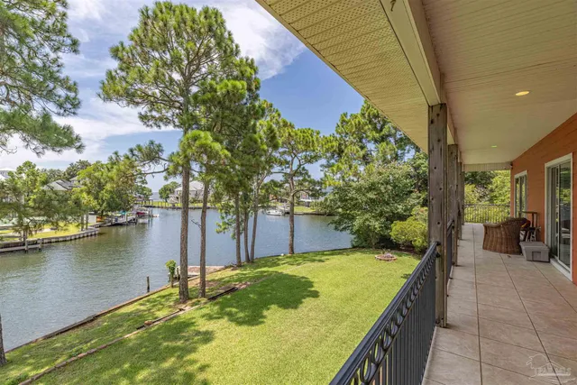 $999,900 | 4561 Soundside Terrace, Gulf Breeze, FL 32563