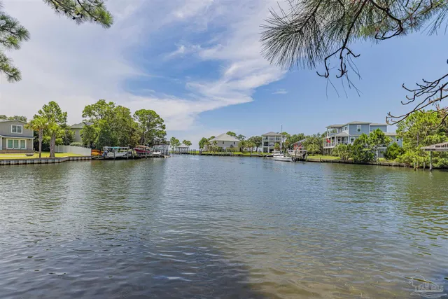 $999,900 | 4561 Soundside Terrace, Gulf Breeze, FL 32563