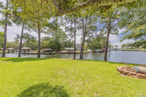 $999,900 | 4561 Soundside Terrace, Gulf Breeze, FL 32563