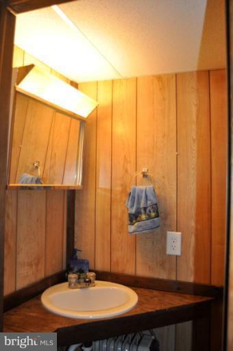 307 Capitol Court Baltimore, MD 21221 - Photo 20 of 28 powder room