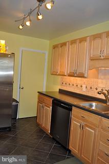 307 Capitol Court Baltimore, MD 21221 - Photo 22 of 28 Kitchen