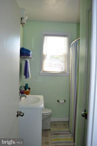 307 Capitol Court Baltimore, MD 21221 - Photo 10 of 28 Bath