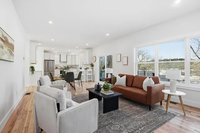 $1,095,000 | 25 Carroll Street, Exeter, NH 03833