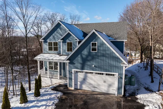 $1,095,000 | 25 Carroll Street, Exeter, NH 03833