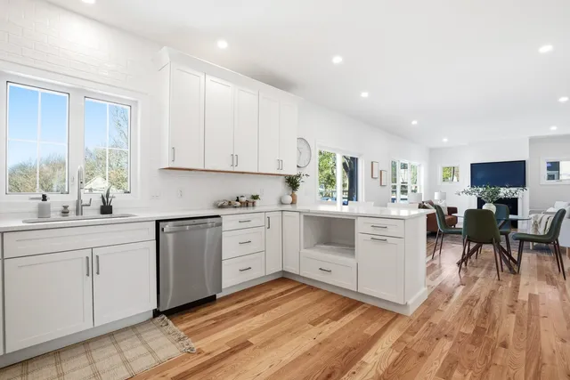 $1,095,000 | 25 Carroll Street, Exeter, NH 03833