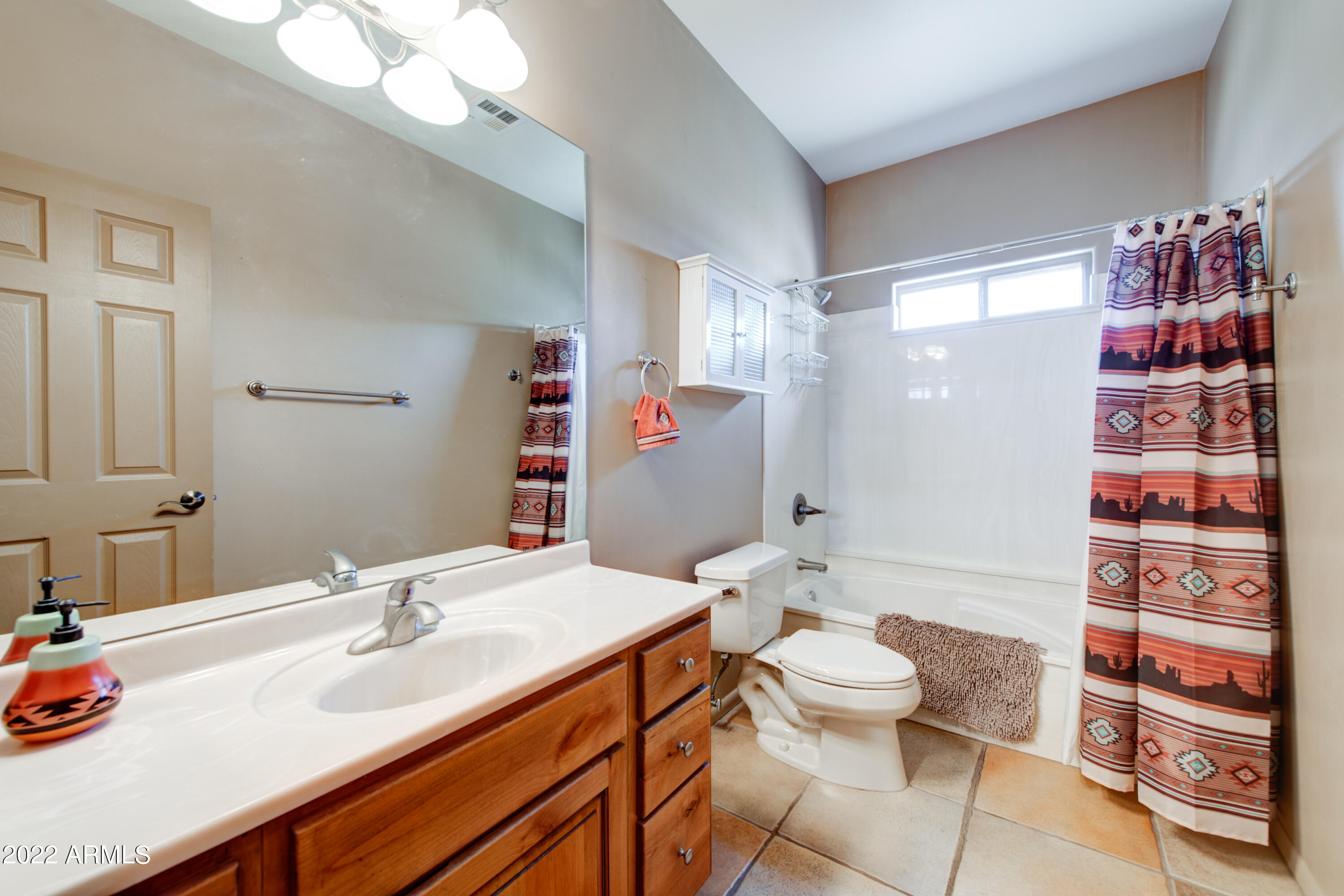 1024 East Maddock Road Phoenix, AZ 85086 - Photo 16 of 26 015_Full Bathroom