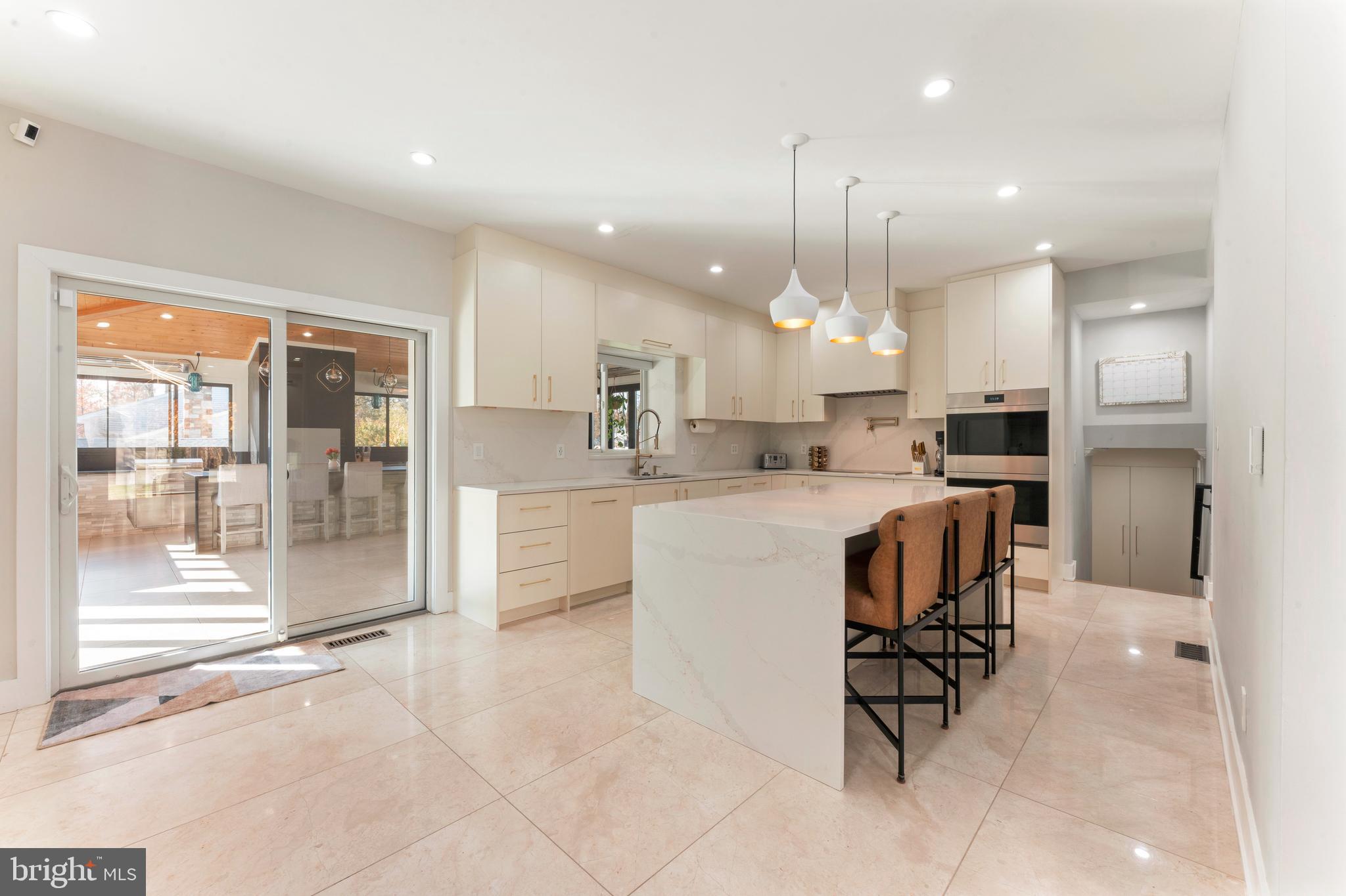 528 Hoyt Road Huntingdon Valley, PA 19006 - Photo 11 of 56