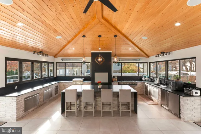 $993,900 | 528 Hoyt Road, Huntingdon Valley, PA 19006