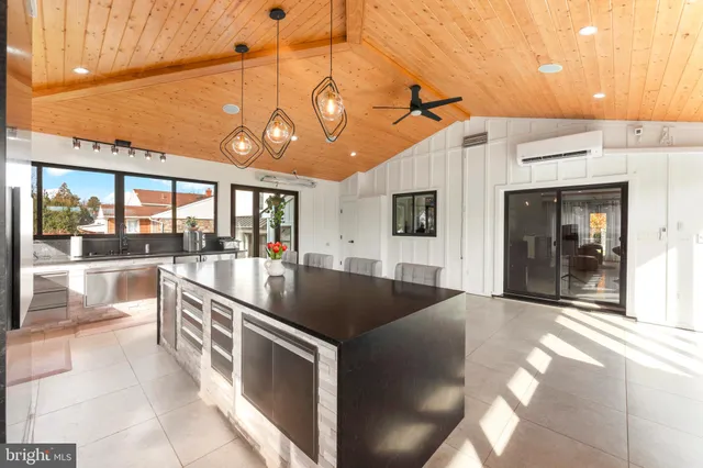 $993,900 | 528 Hoyt Road, Huntingdon Valley, PA 19006