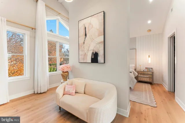 $993,900 | 528 Hoyt Road, Huntingdon Valley, PA 19006