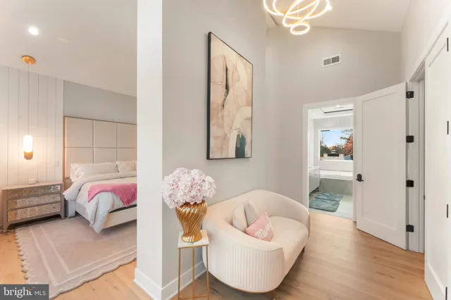 $993,900 | 528 Hoyt Road, Huntingdon Valley, PA 19006