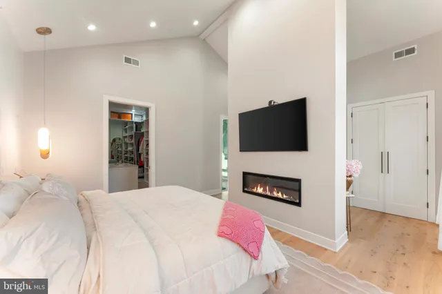 $993,900 | 528 Hoyt Road, Huntingdon Valley, PA 19006