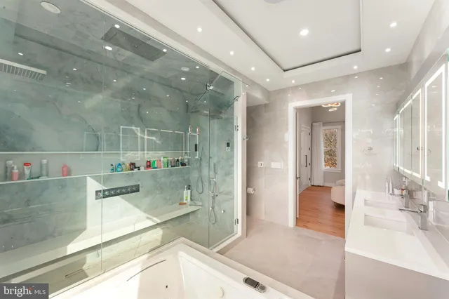 $993,900 | 528 Hoyt Road, Huntingdon Valley, PA 19006