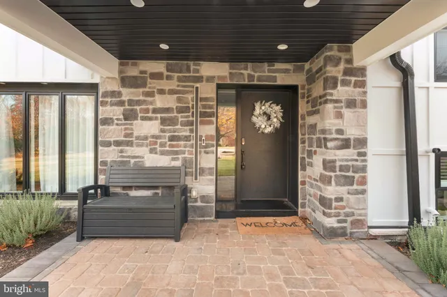 $993,900 | 528 Hoyt Road, Huntingdon Valley, PA 19006