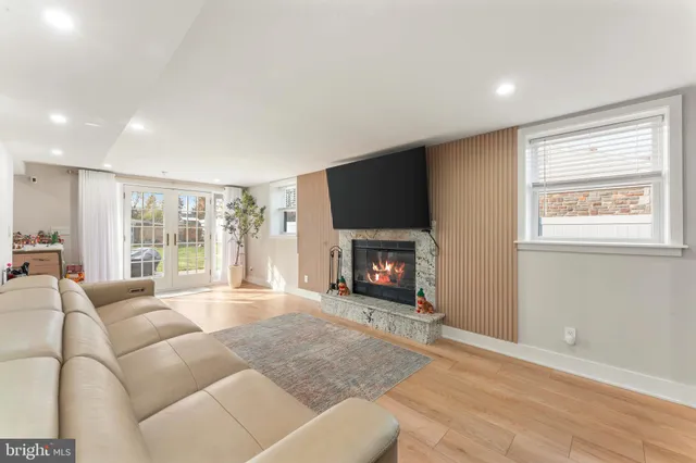 $993,900 | 528 Hoyt Road, Huntingdon Valley, PA 19006