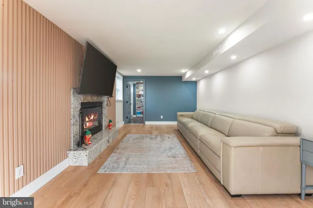 $993,900 | 528 Hoyt Road, Huntingdon Valley, PA 19006