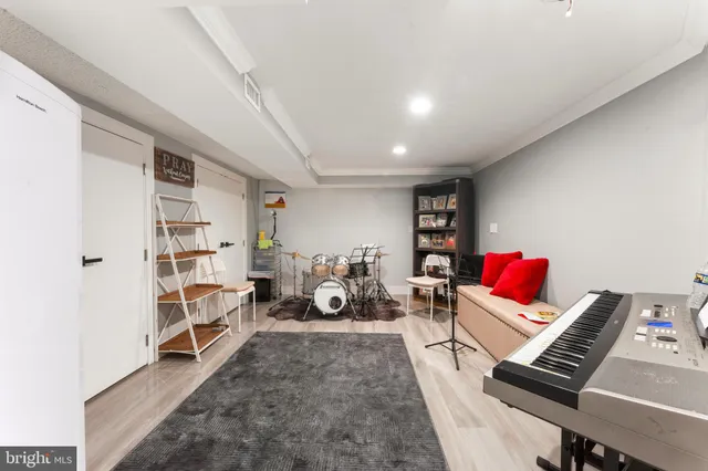 $993,900 | 528 Hoyt Road, Huntingdon Valley, PA 19006