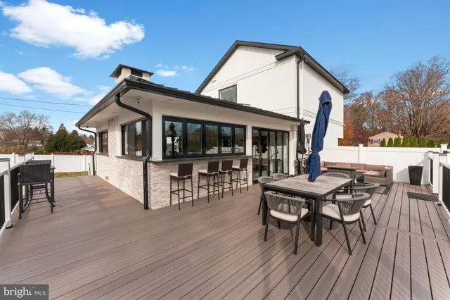 $993,900 | 528 Hoyt Road, Huntingdon Valley, PA 19006