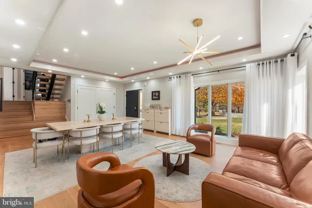 $993,900 | 528 Hoyt Road, Huntingdon Valley, PA 19006