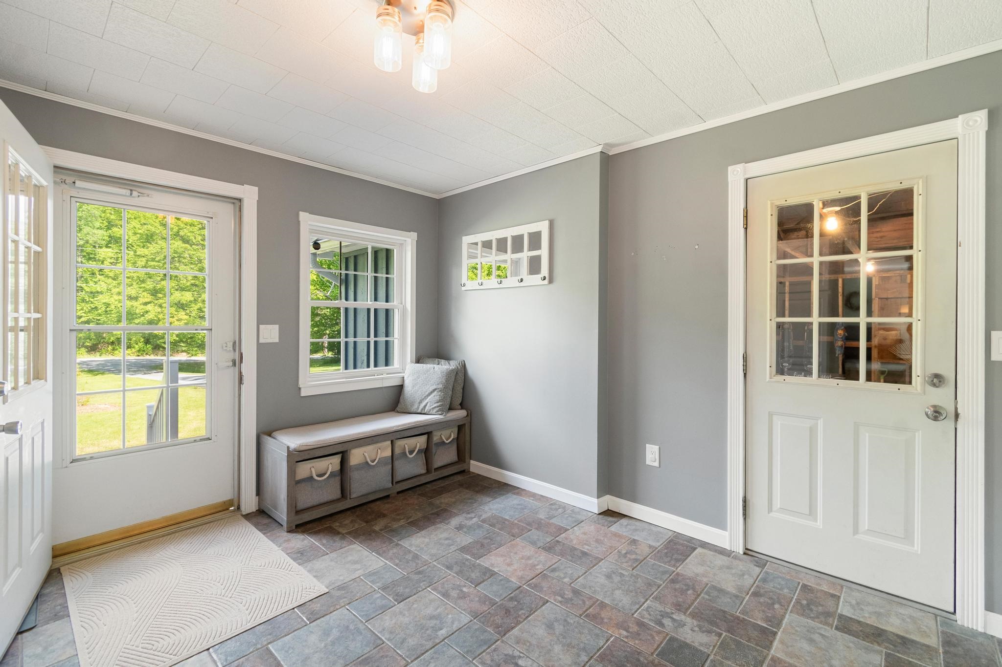 1083 N Road Hinesburg, VT 05461 - Photo 4 of 60