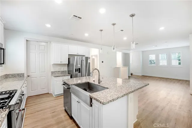 $4,000 | 7209 North Chestnut Lane, Van Nuys, CA 91405