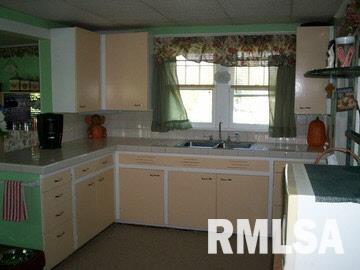 15268 East Fairfield Road Mount Vernon, IL 62864 - Photo 9 of 16 Gallery Image 9