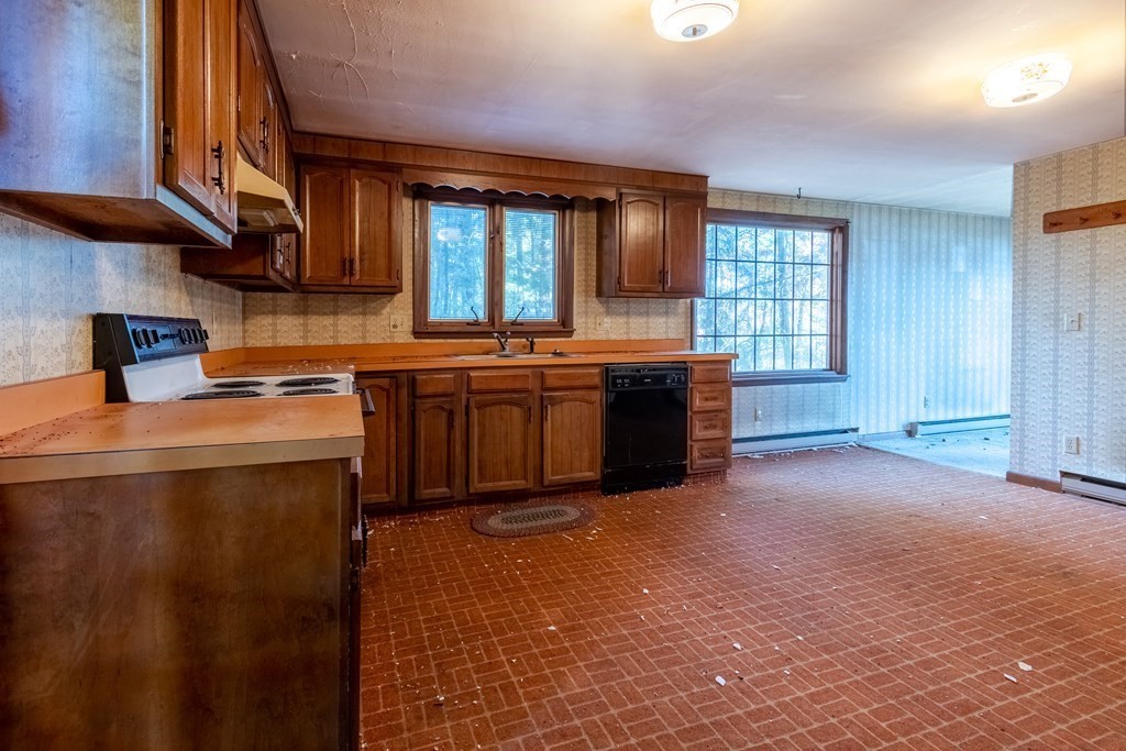 20 Lakeview Road North Brookfield, MA 01535 - Photo 6 of 27 Gallery Image 6