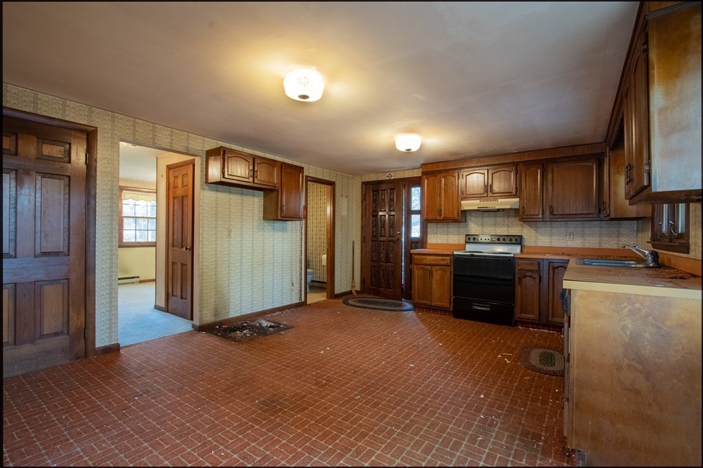 20 Lakeview Road North Brookfield, MA 01535 - Photo 7 of 27 Gallery Image 7