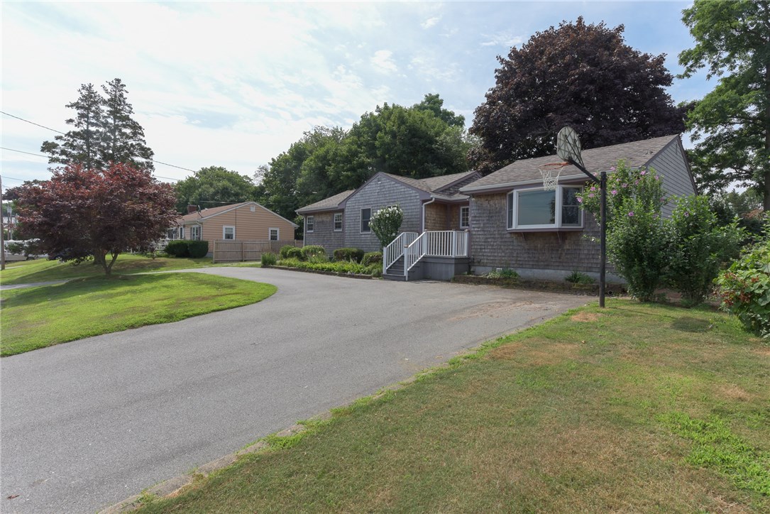 119 Kaufman Road Tiverton, RI 02878 - Photo 2 of 32