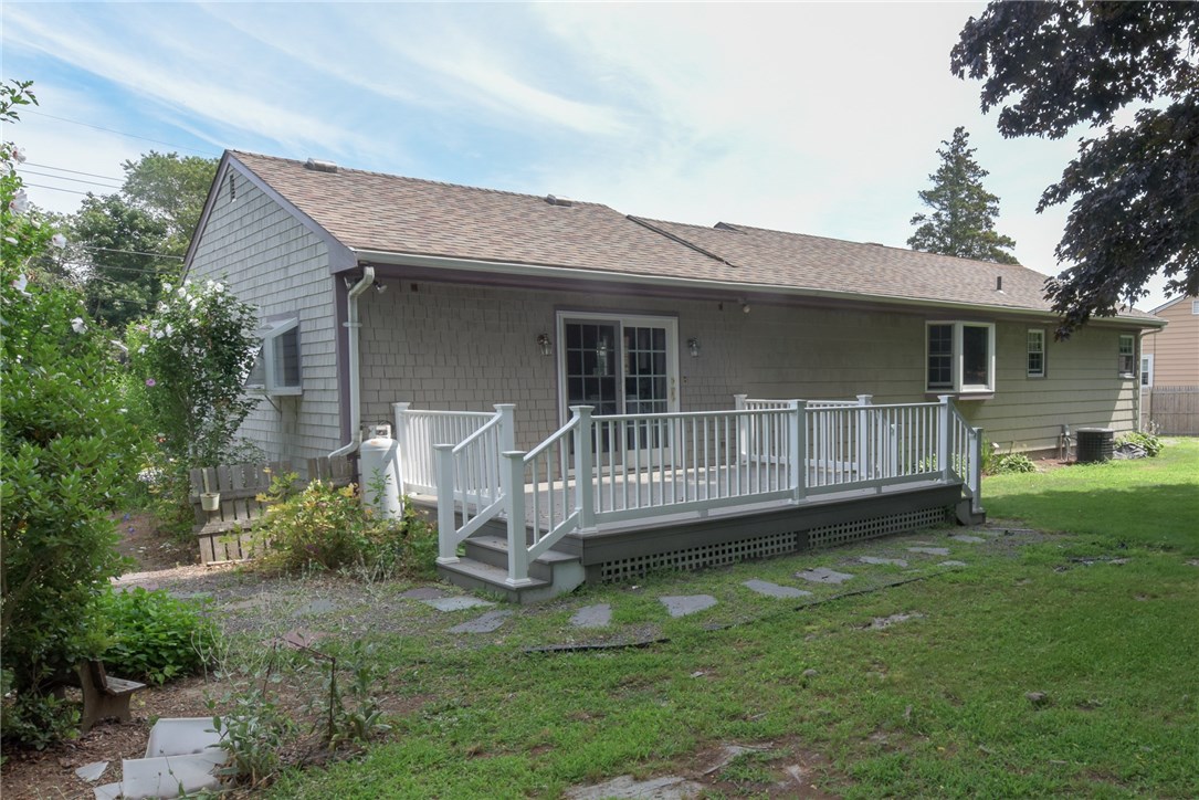 119 Kaufman Road Tiverton, RI 02878 - Photo 3 of 32