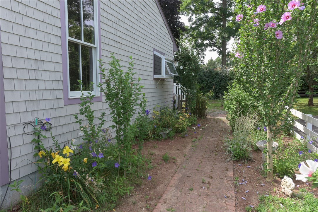 119 Kaufman Road Tiverton, RI 02878 - Photo 6 of 32
