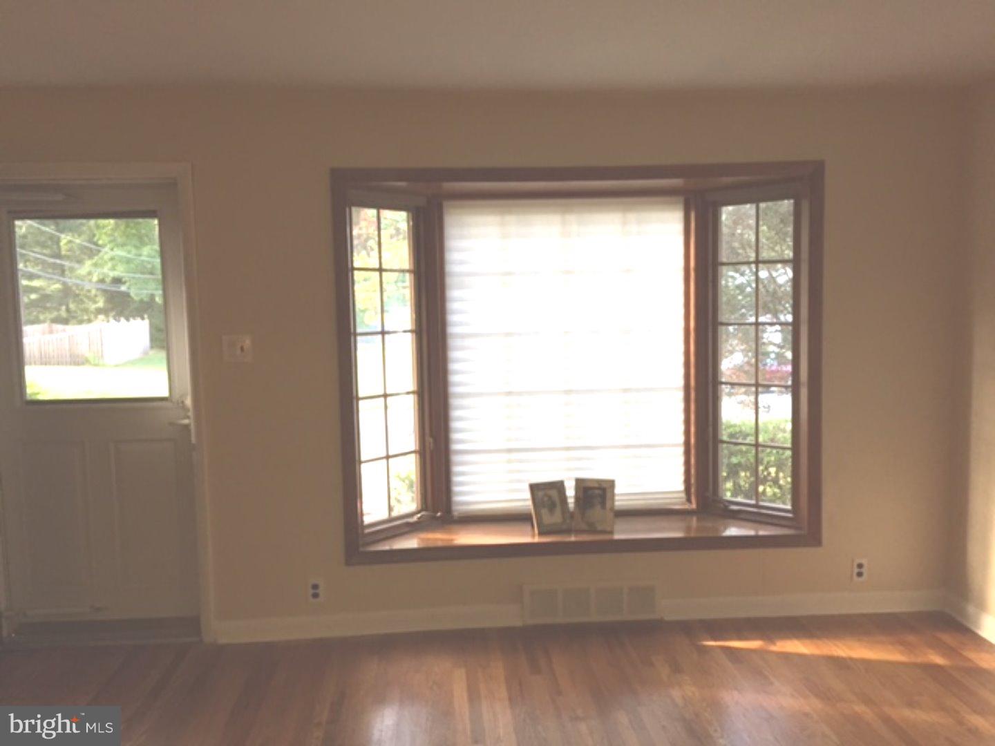 109 North Line Road Newtown Square, PA 19073 - Photo 2 of 21 Living Room
