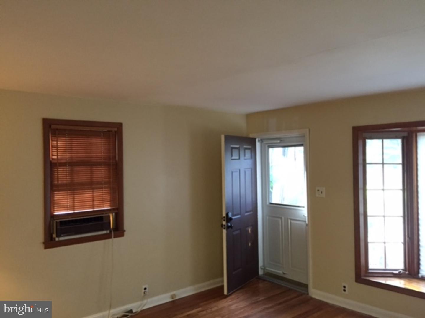 109 North Line Road Newtown Square, PA 19073 - Photo 3 of 21 Living Room