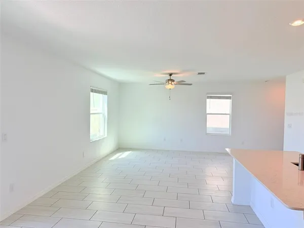 $2,350 | 11737 Radiant Shr Loop, San Antonio, FL 33576