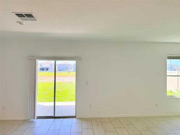 $2,350 | 11737 Radiant Shr Loop, San Antonio, FL 33576