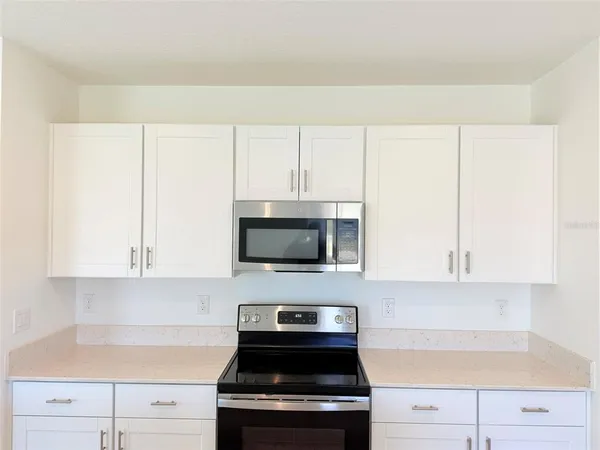 $2,350 | 11737 Radiant Shr Loop, San Antonio, FL 33576