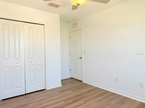 $2,350 | 11737 Radiant Shr Loop, San Antonio, FL 33576