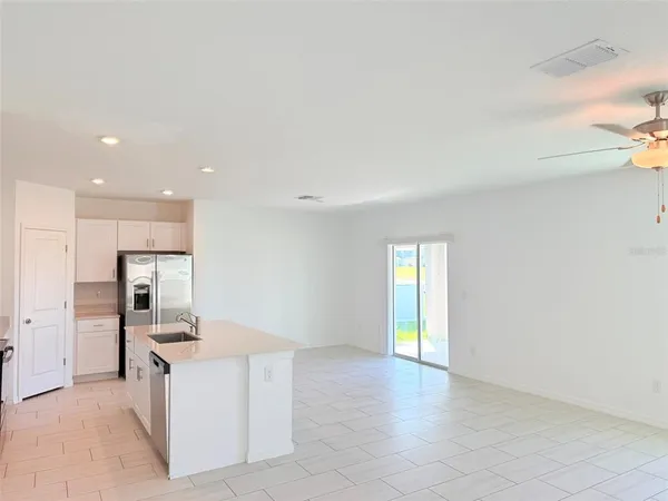 $2,350 | 11737 Radiant Shr Loop, San Antonio, FL 33576