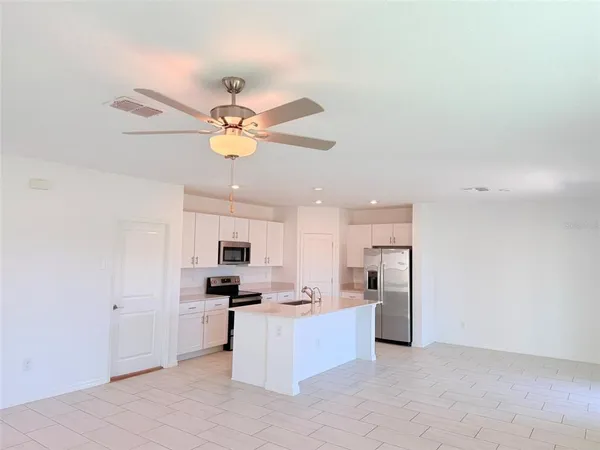 $2,350 | 11737 Radiant Shr Loop, San Antonio, FL 33576