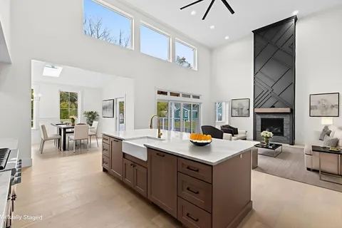 $2,550,000 | 7 Lewis Court, Hingham, MA 02043