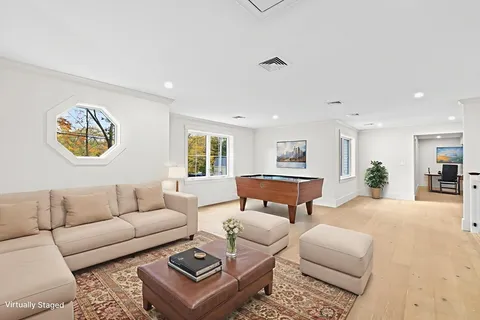 $2,700,000 | 7 Lewis Court, Hingham, MA 02043