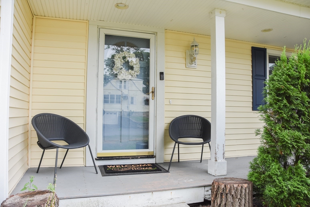 9 Topping Road Andover, MA 01810 - Photo 4 of 41