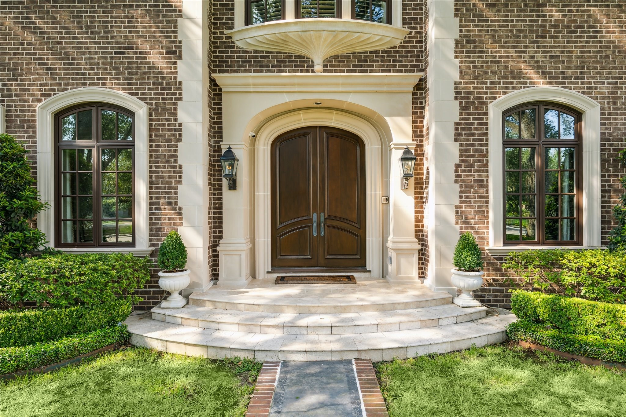 5570 Doliver Drive Houston, TX 77056 - Photo 2 of 46