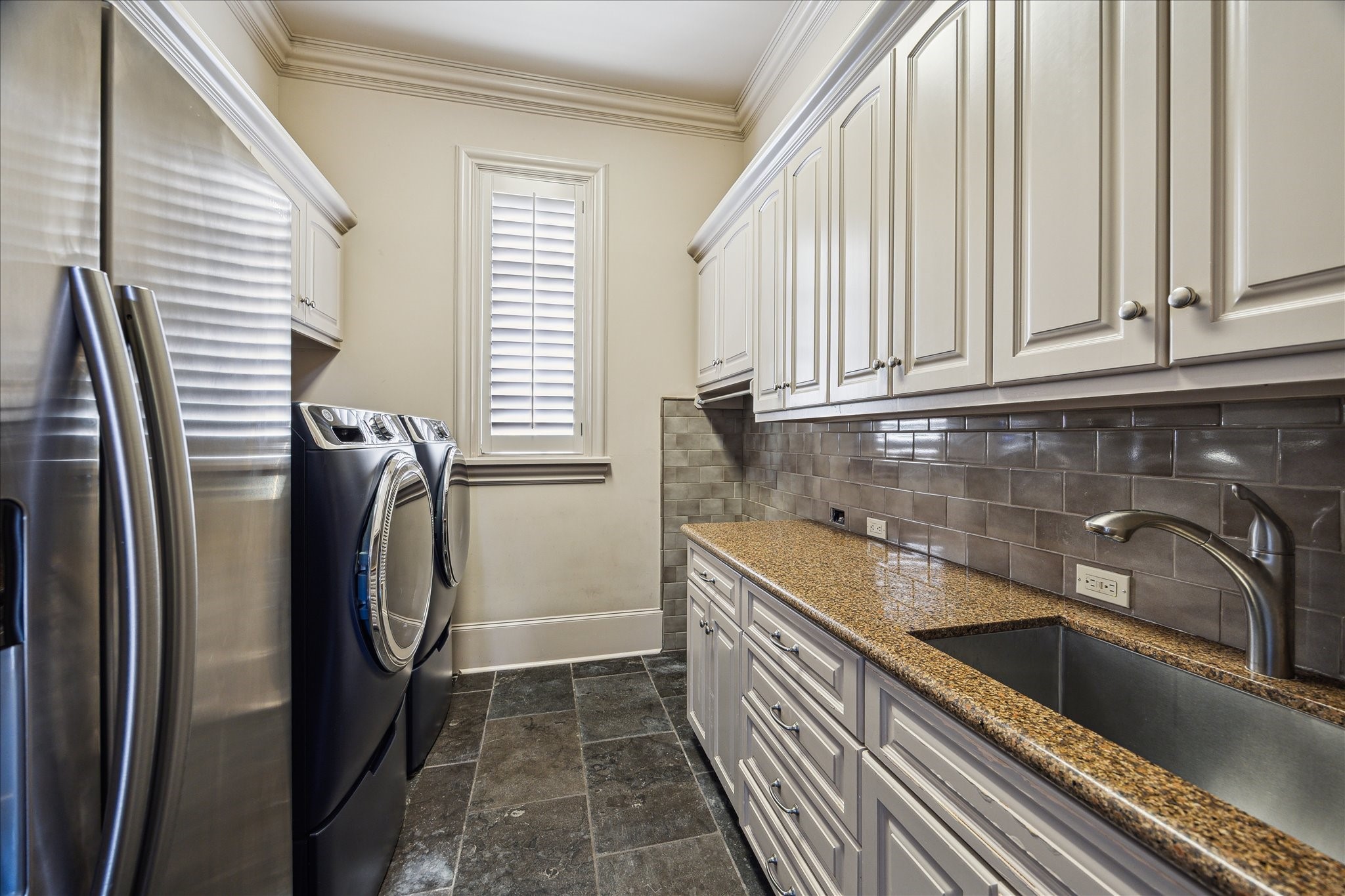 5570 Doliver Drive Houston, TX 77056 - Photo 23 of 46