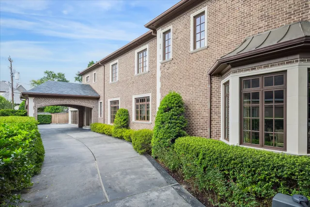 $4,325,000 | 5570 Doliver Drive, Houston, TX 77056