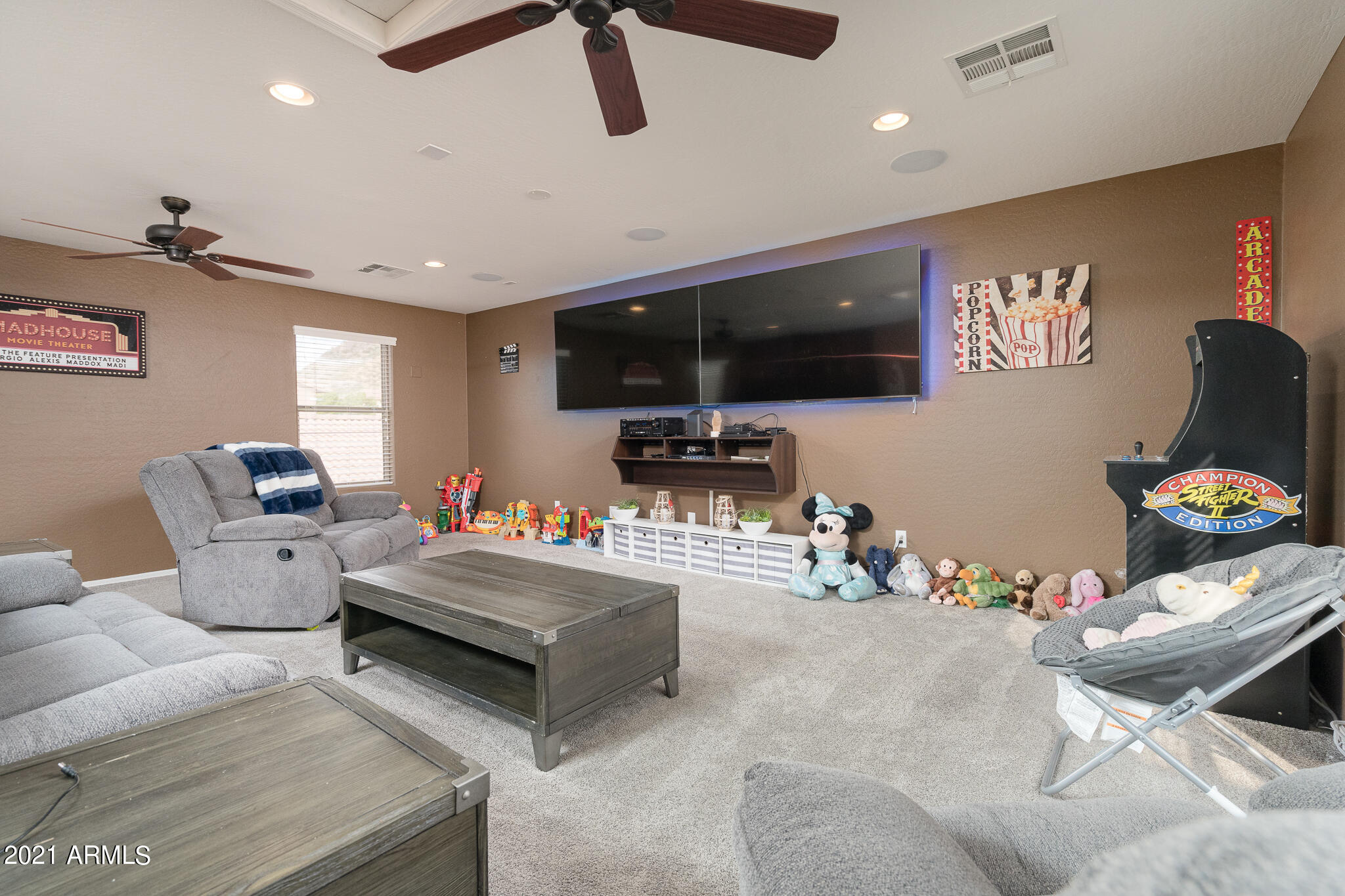 2614 West Florentine Road Phoenix, AZ 85086 - Photo 12 of 42 12_Family-Room_01.jpg